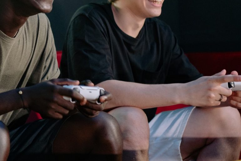 Reasons to Use a Game Controller when Playing