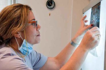 What To Expect During Your Minimally Invasive Implants Surgery