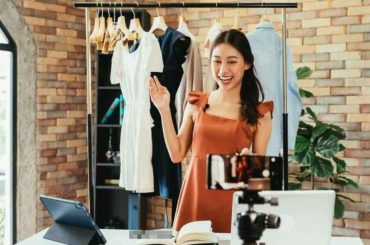 4 Key Tips for Women Fashion Dropshippers and Live Sellers