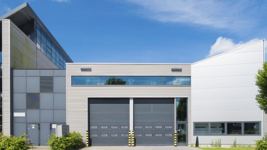  The Ultimate Guide to Choosing Garage Door Services Safety, Style, and Smart Technology