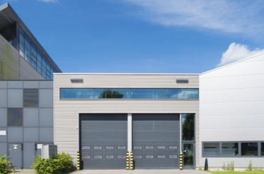  The Ultimate Guide to Choosing Garage Door Services Safety, Style, and Smart Technology