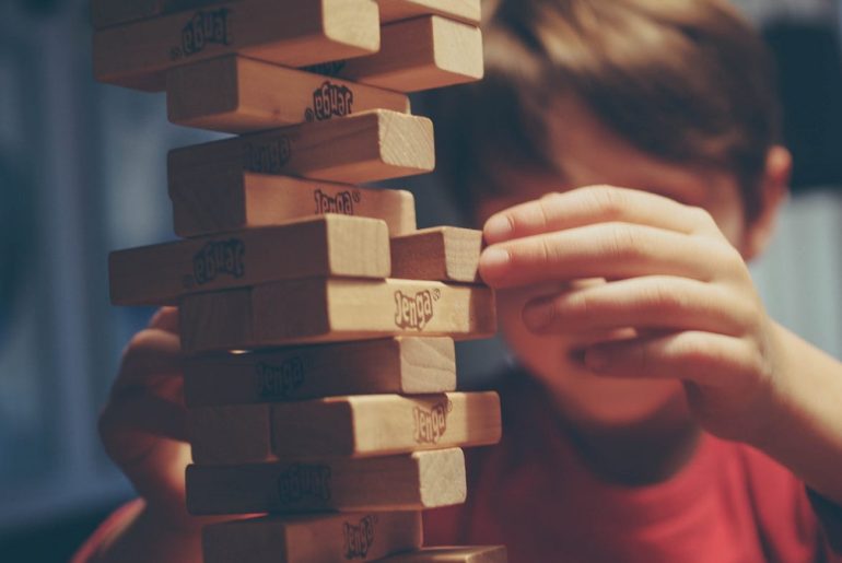 5 Offline Games You Can Play at Home
