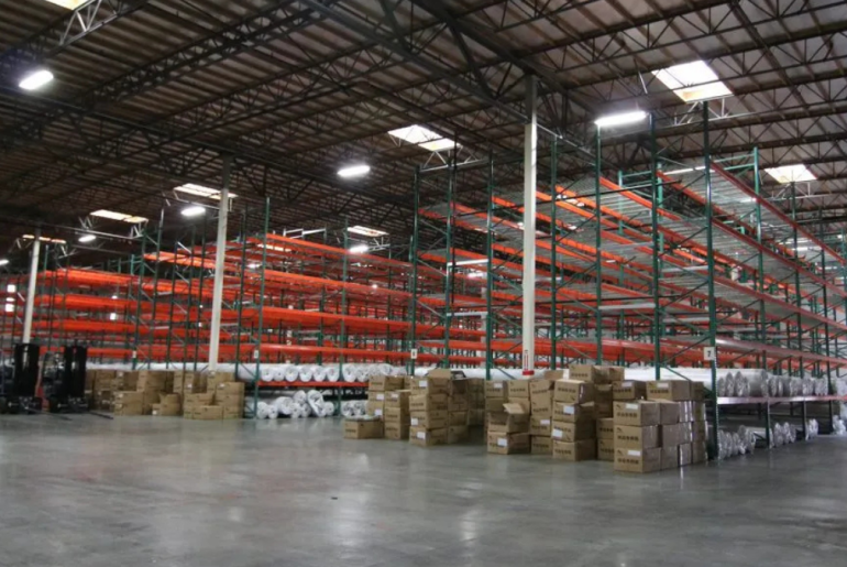 Seamless Transitions in Industrial Spaces Seamless Transitions in Industrial Spaces