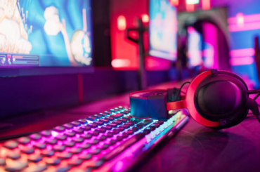 Image 1 of The Subtle Ways People Get Comfortable With Online Gaming